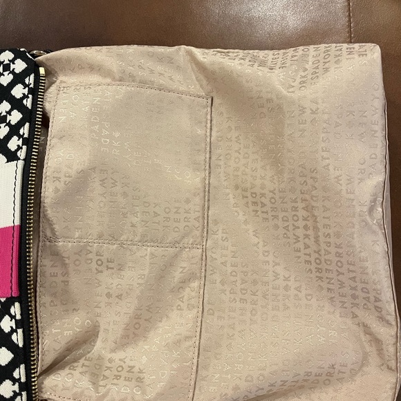 Kate Spade Crossbody black, off white, and pink striped. With dusting bag - Picture 7 of 12